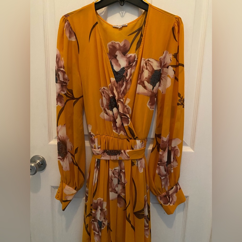 Fashion Nova Maxi Summer Dress Floral Yellow/Gold Long sleeve